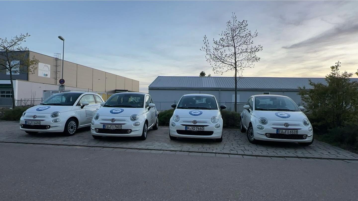 CARE FOR YOU Dienstwagen unterwegs zu unseren Klient:innen